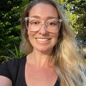 Meet your Posher, Laura